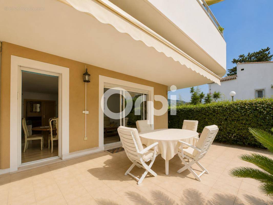 Appartement à MANDELIEU-LA-NAPOULE