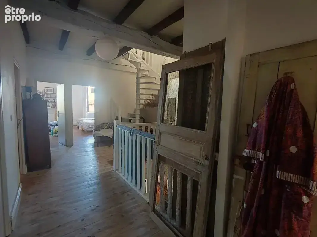 Charmante maison familiale datant de 1860, située dans une ville historique proche de la côte atlantique. - photo 7