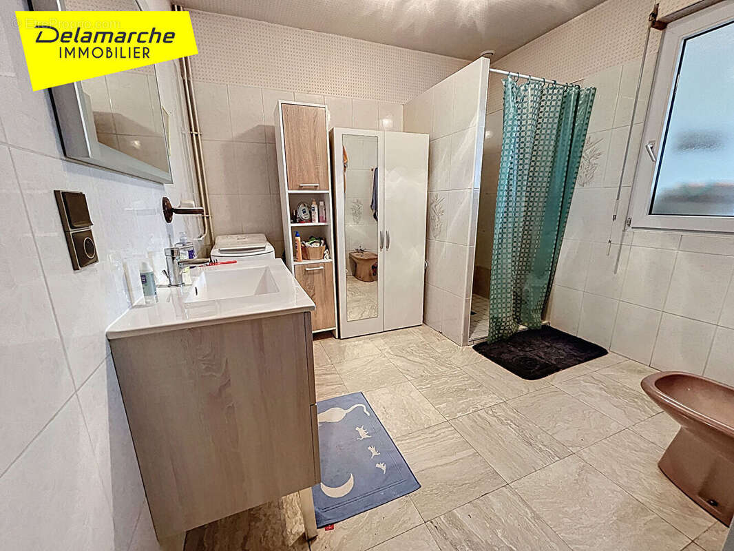 Maison à SAINT-HILAIRE-DU-HARCOUET