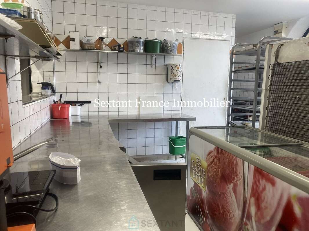 Commerce à LES MEES