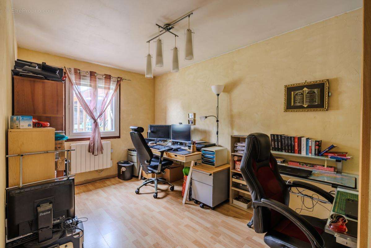 Maison à BONNIERES-SUR-SEINE