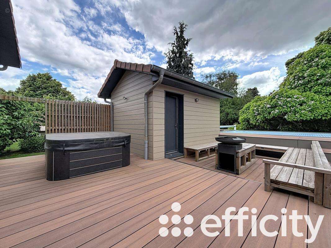 Maison 235 m² à Communay  - photo 7