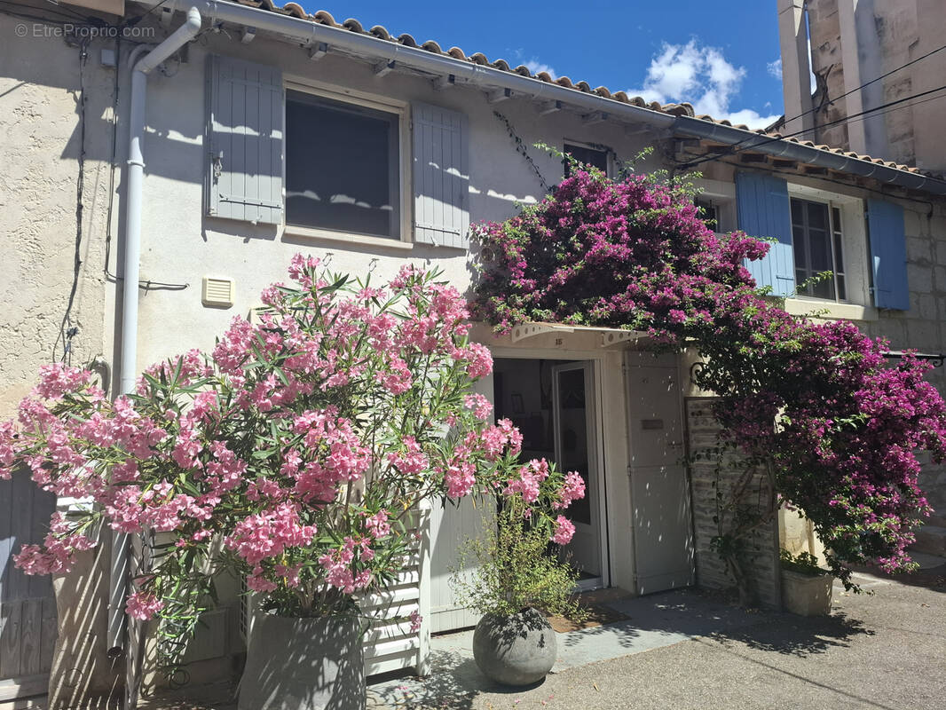 Maison à FONTVIEILLE