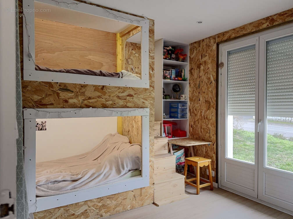 Maison à SAINT-MICHEL-DE-CHAVAIGNES