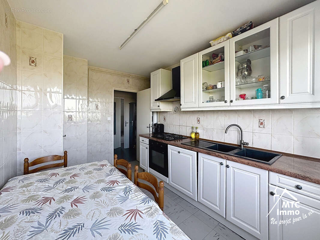 Appartement à DECINES-CHARPIEU