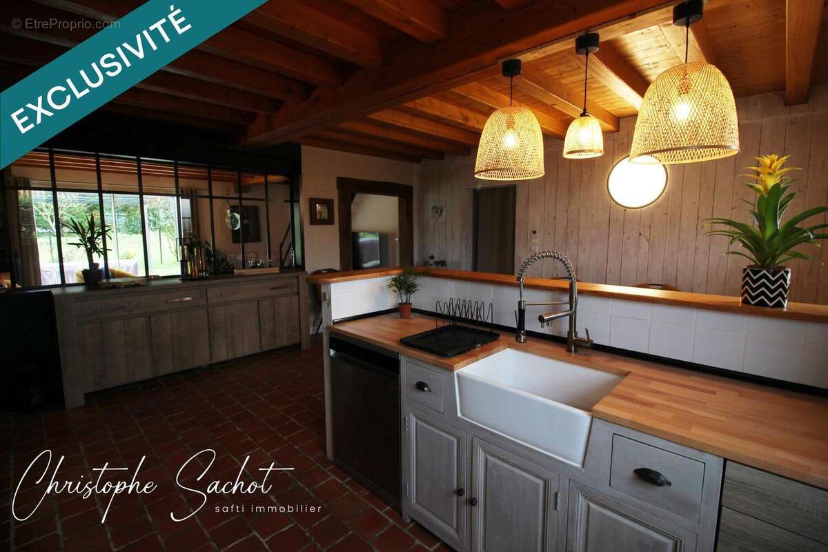 Photo 3 - Maison à PRISSE-LA-CHARRIERE