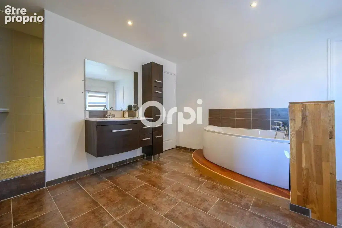 Maison 110m², Jardin, Stationnement - photo 11