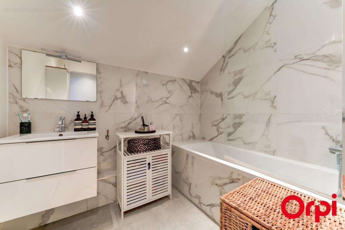 Appartement à LYON-5E