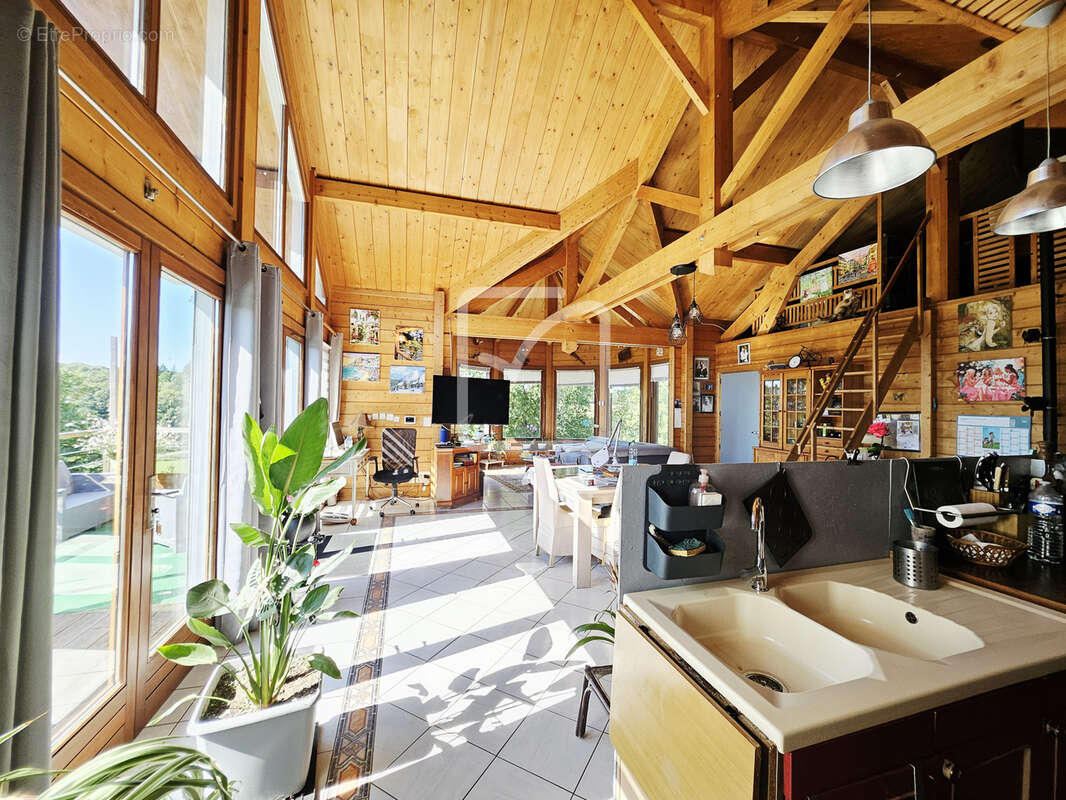 Maison lumineuse sur grand sous sol. - photo 5