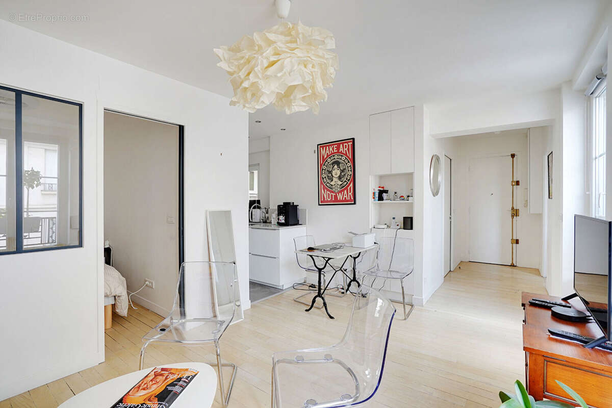 Appartement à PARIS-1E