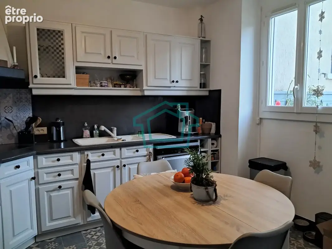 Maison de charme d'environ 102 m2 avec 6 pièces - photo 2