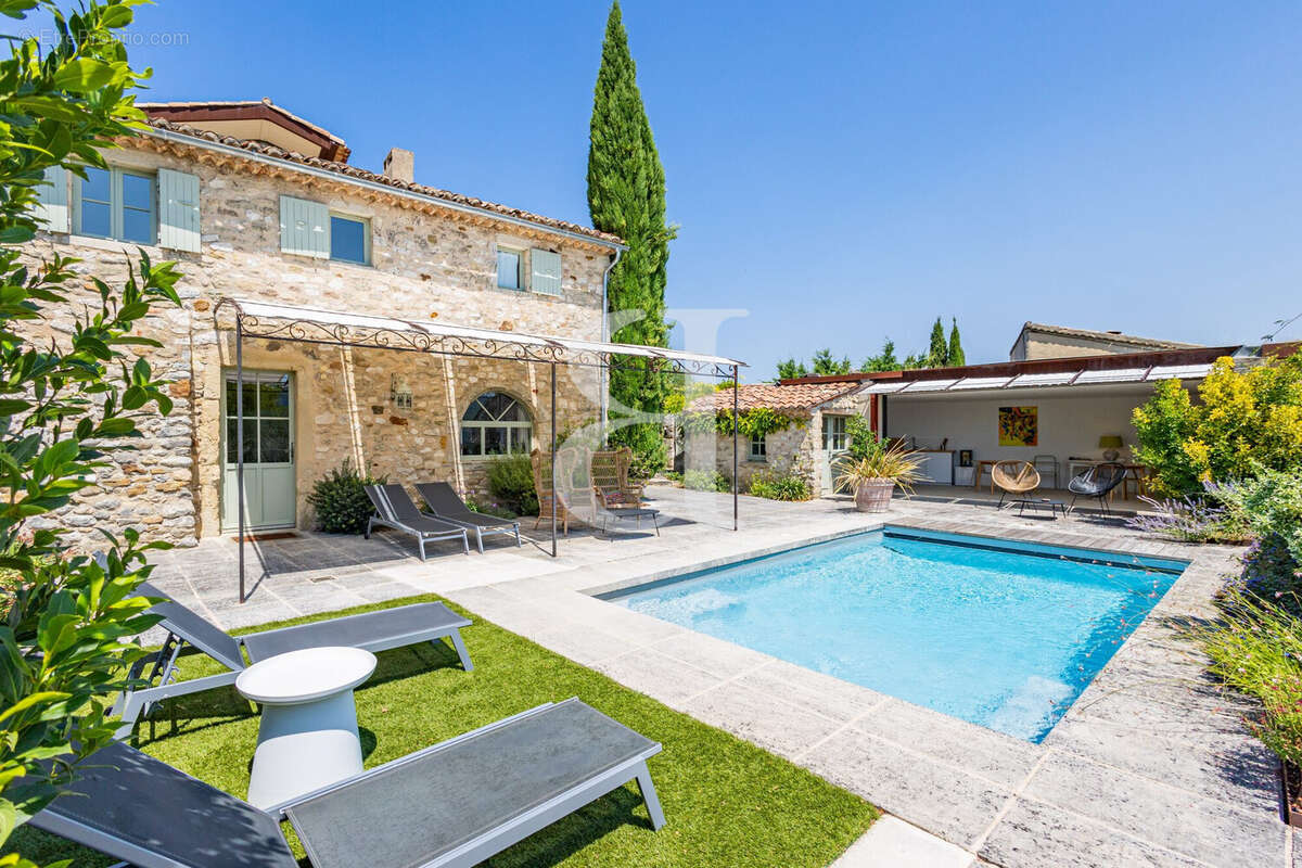 Maison 362 m² à Grignan  - photo 7