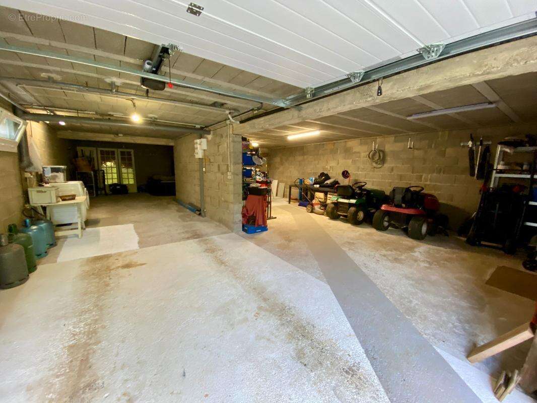 Maison à SAINT-AVIT-DE-VIALARD