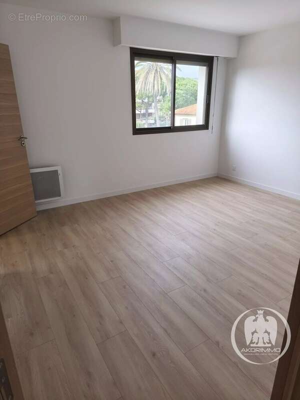 Appartement spacieux de 132 m² à Saint-Laurent-du-Var - photo 4