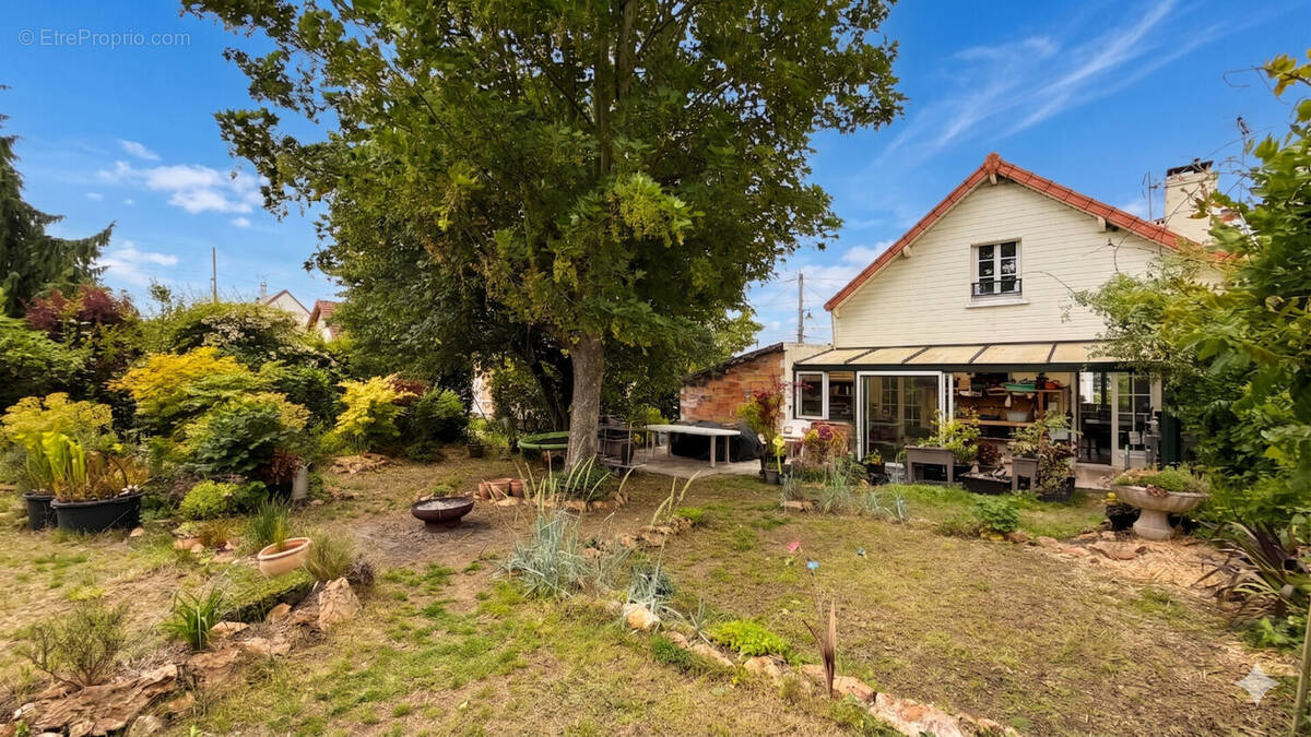 Maison à CORBEIL-ESSONNES