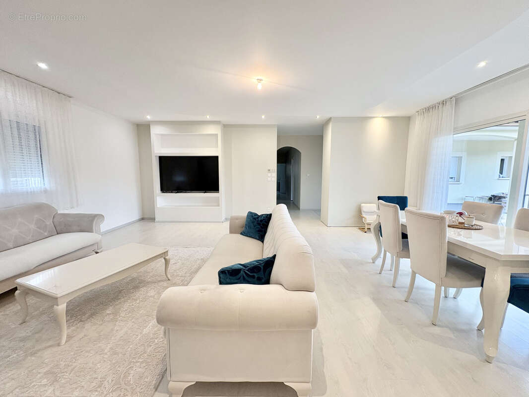 Maison à TERRASSON-LAVILLEDIEU