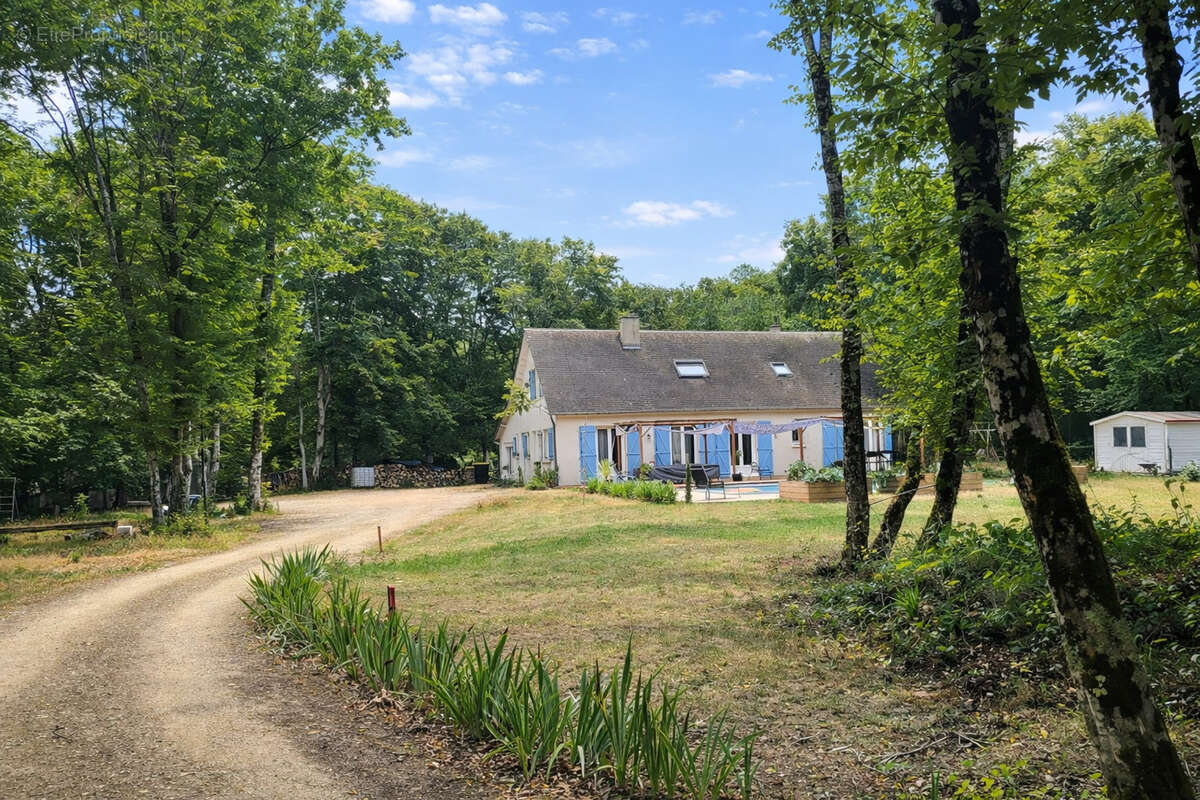 Maison à PLAIMPIED-GIVAUDINS