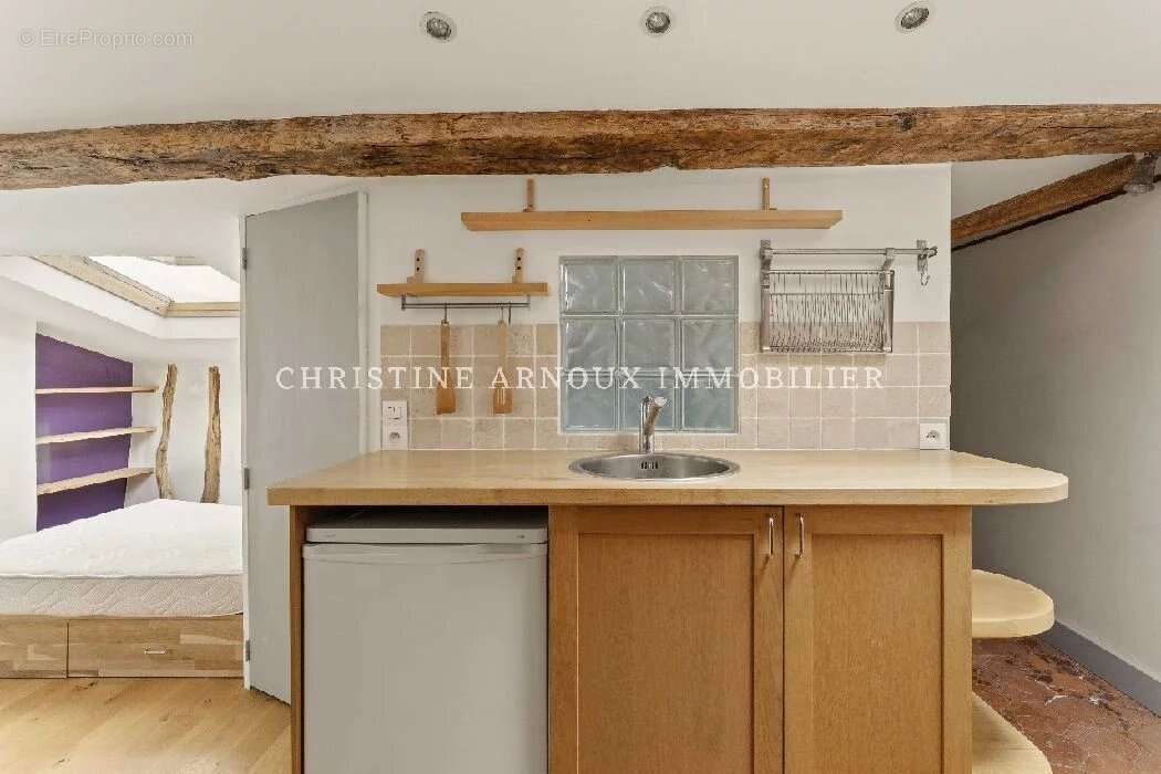 Appartement à PARIS-3E