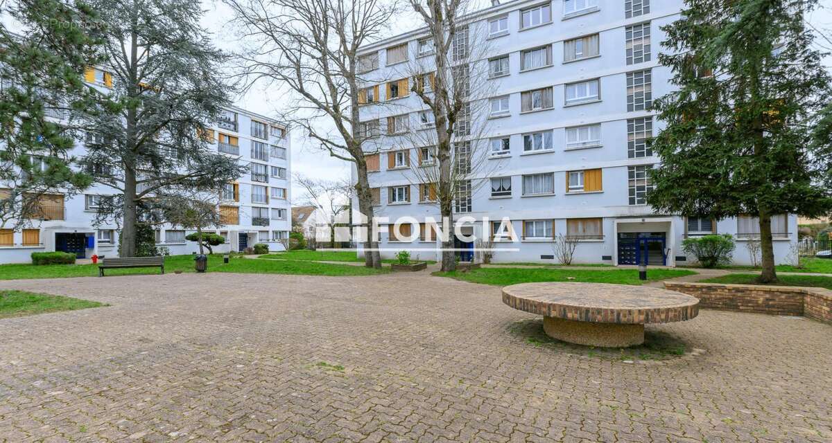 Appartement à LE PLESSIS-TREVISE