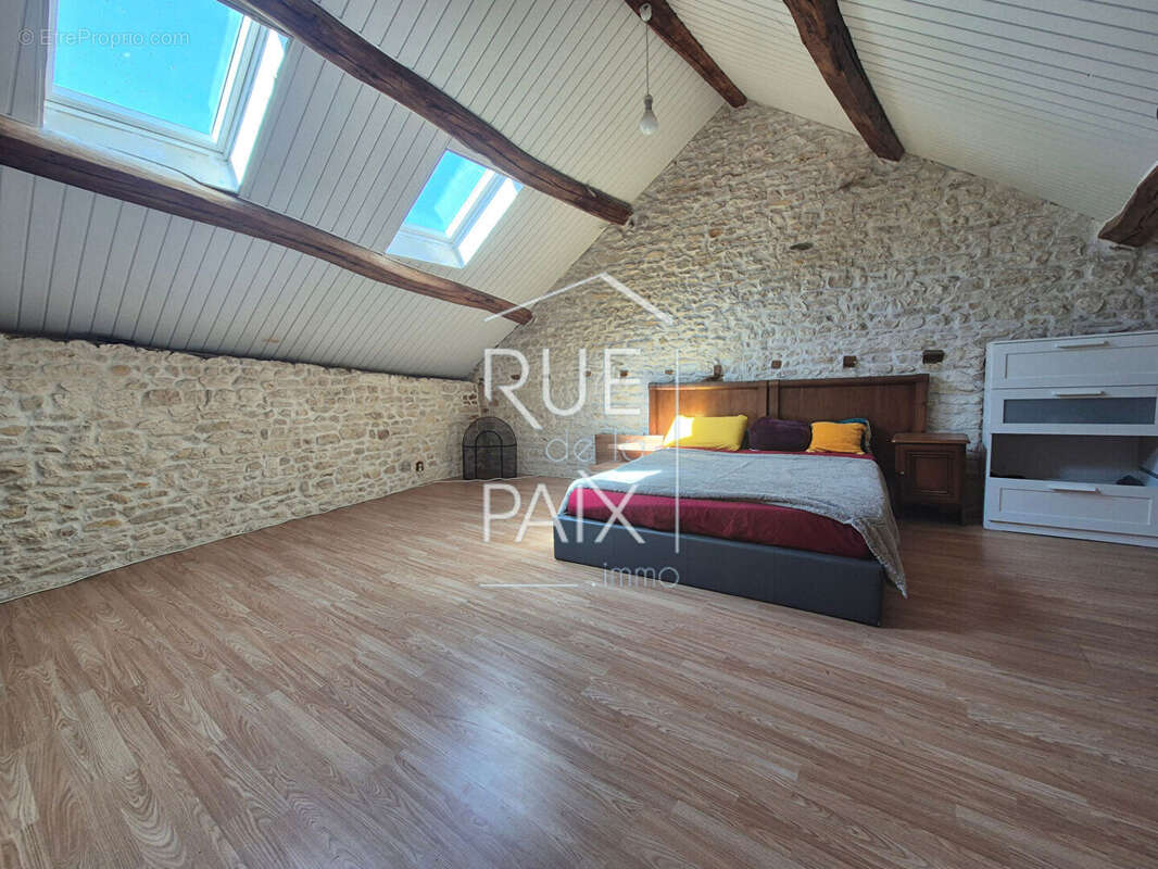 Maison à POUANT