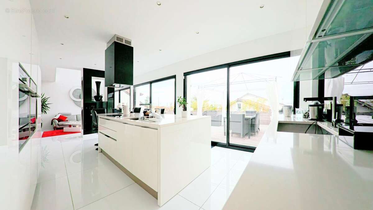 Maison à SAINT-MAUR-DES-FOSSES