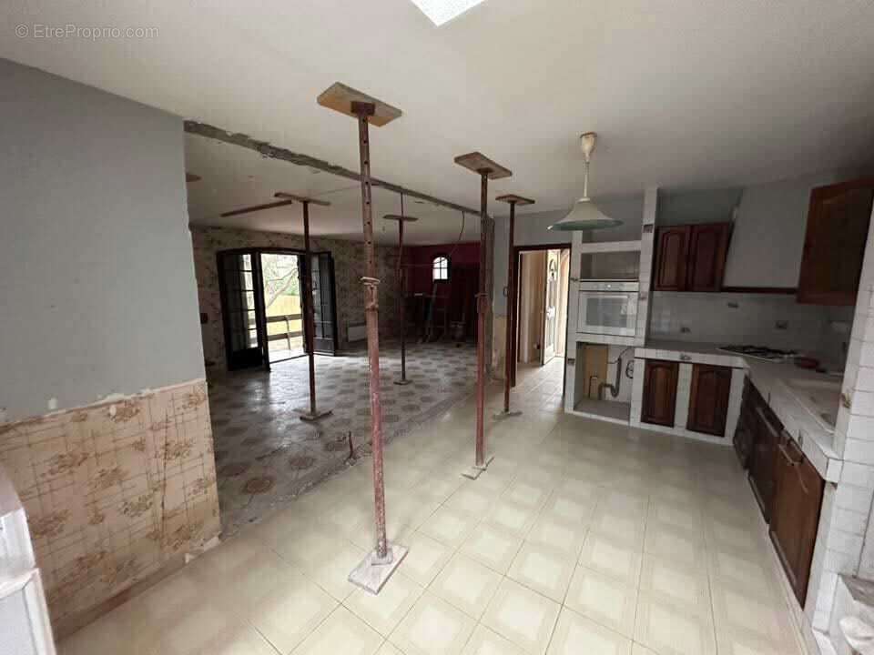 Maison à COURNONSEC