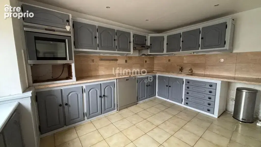 Maison avec grand terrain et potentiel équestre - photo 3