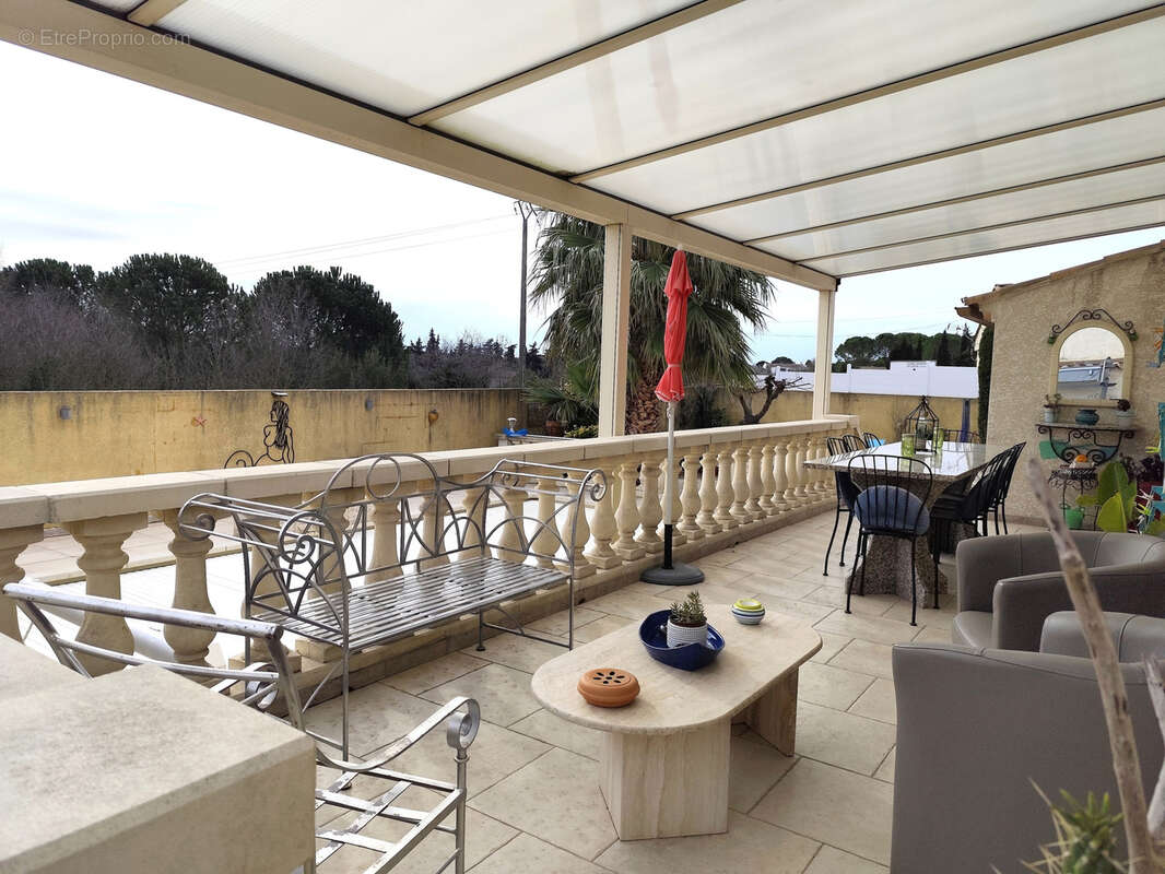 Maison à JONQUIERES-SAINT-VINCENT