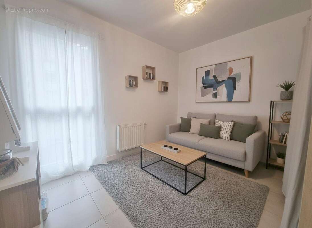 Appartement à PAREMPUYRE