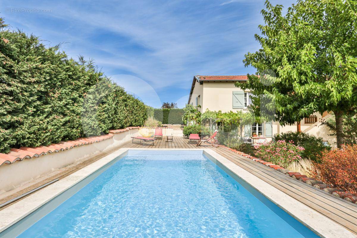 Ouest Lyonnais - Maison pleine de personnalité avec piscine – 169 m² - photo 1