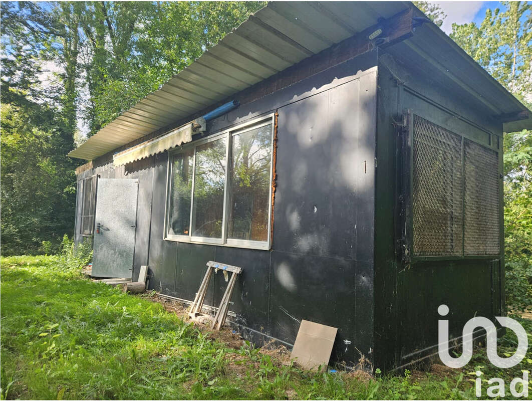 Photo 4 - Terrain à LAROCHE-SAINT-CYDROINE