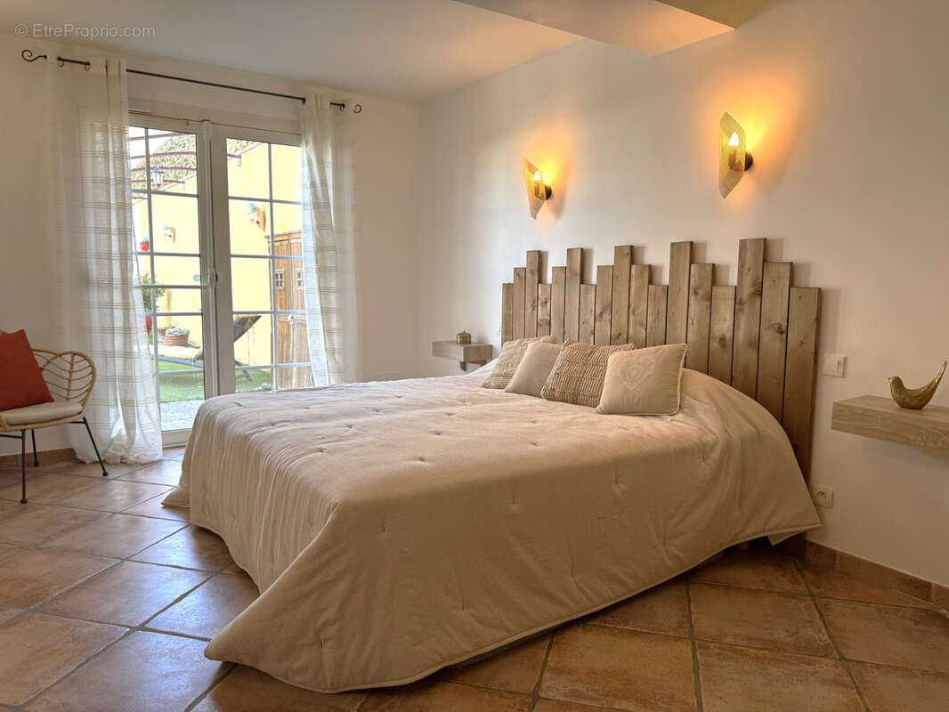 Maison à CARQUEIRANNE