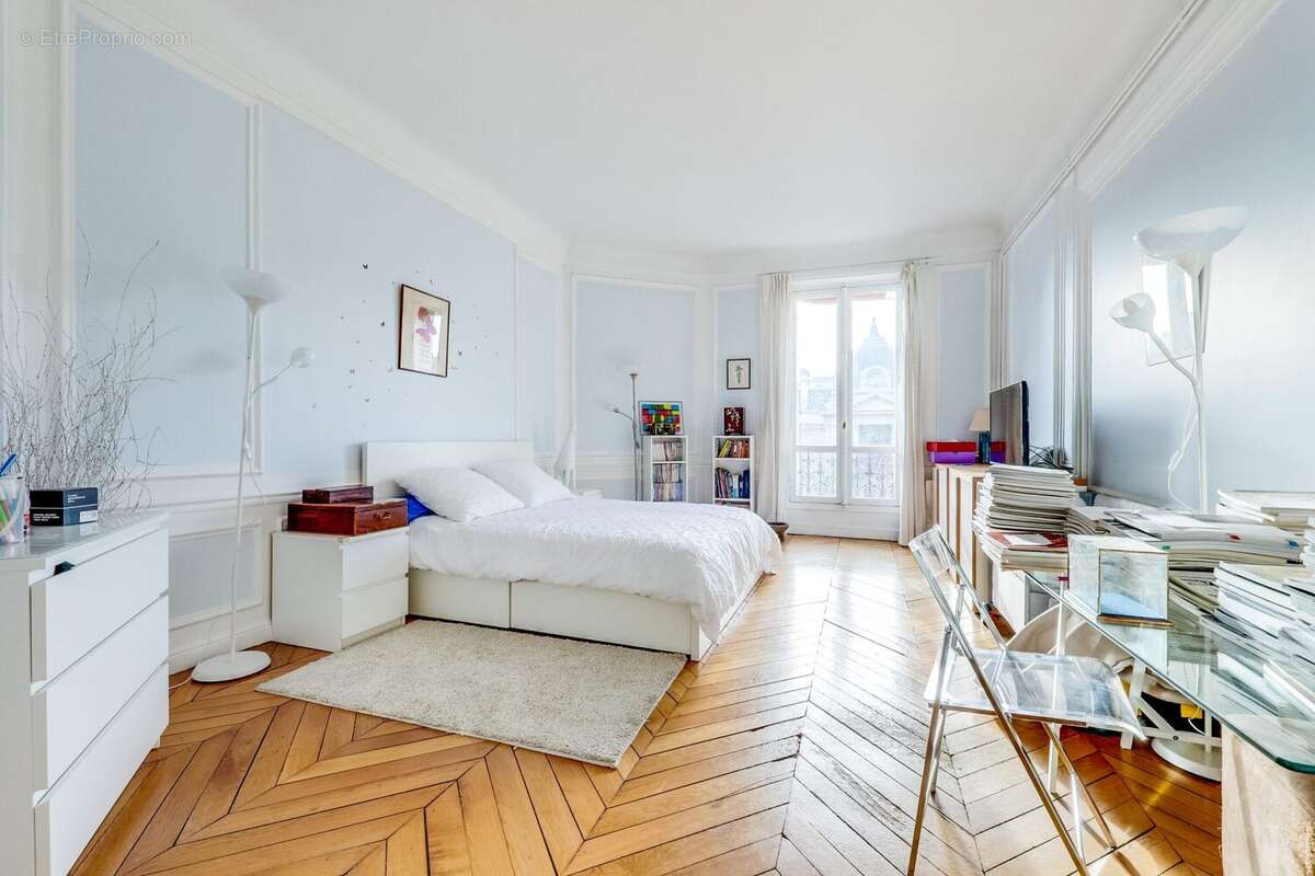 Appartement à PARIS-8E
