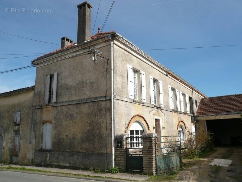 Maison à BURIE