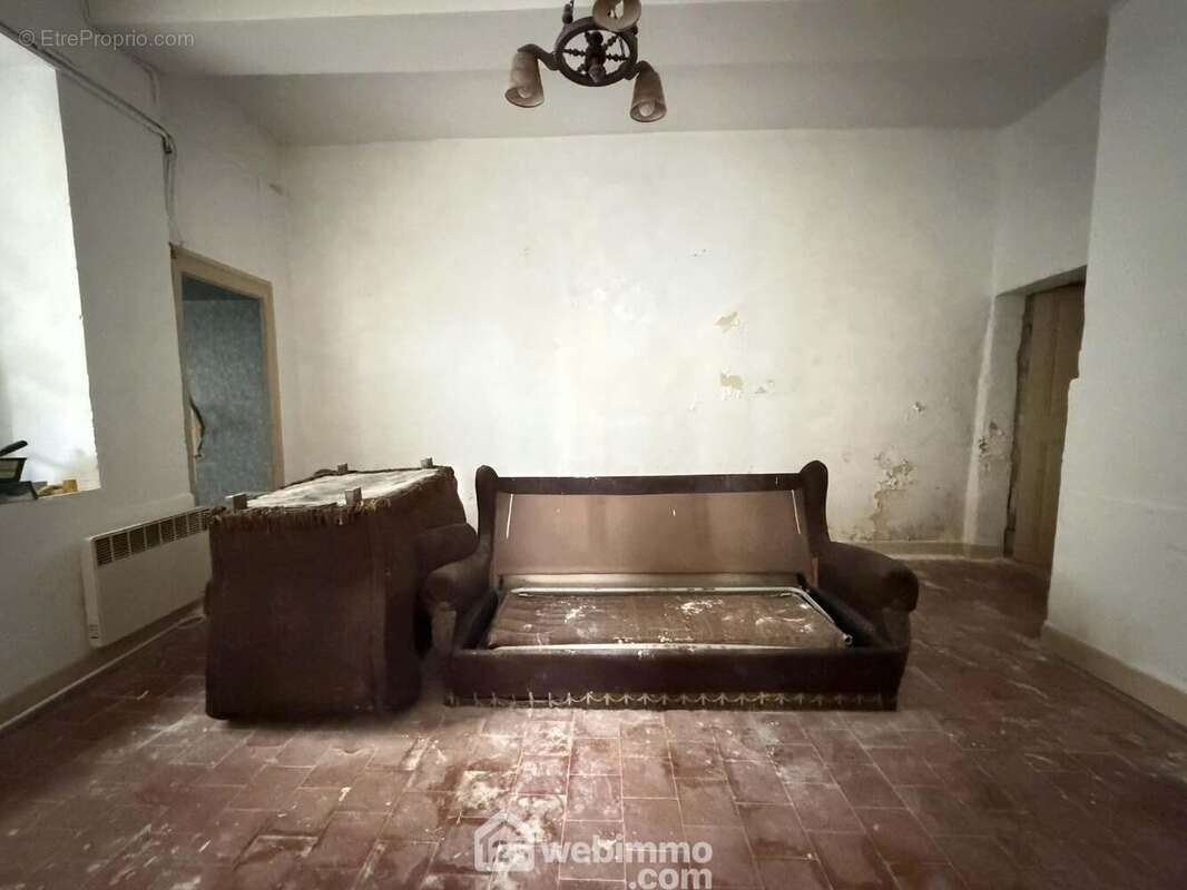 Vous pouvez y prendre vos repas - Maison à LAON