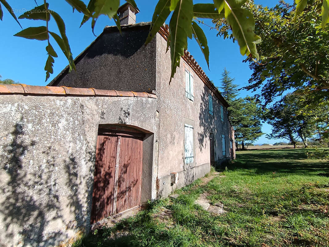 Maison à LACROISILLE