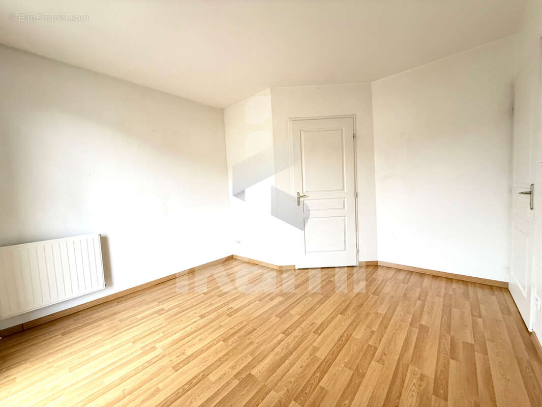 Appartement à SARRAS