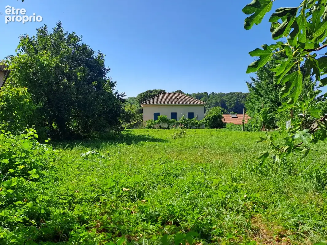 Maison à rénover au centre village de Fontaines Saint Martin ! - photo 2