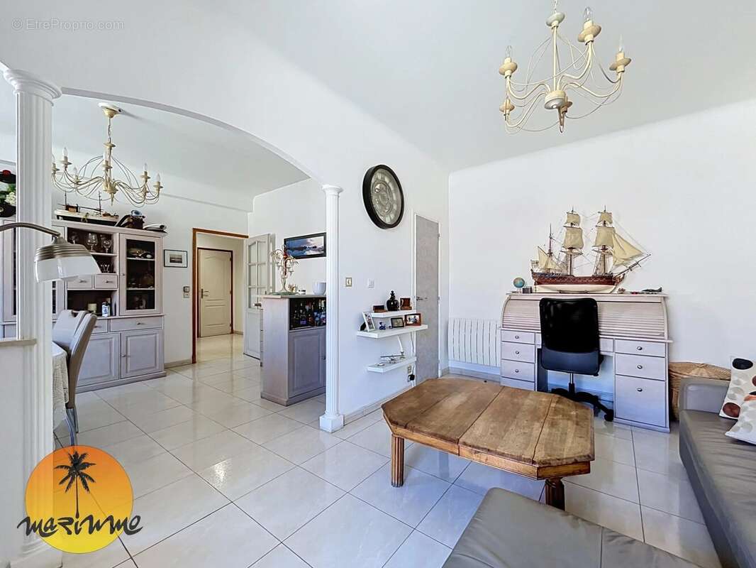 Appartement à SAINT-LAURENT-DU-VAR