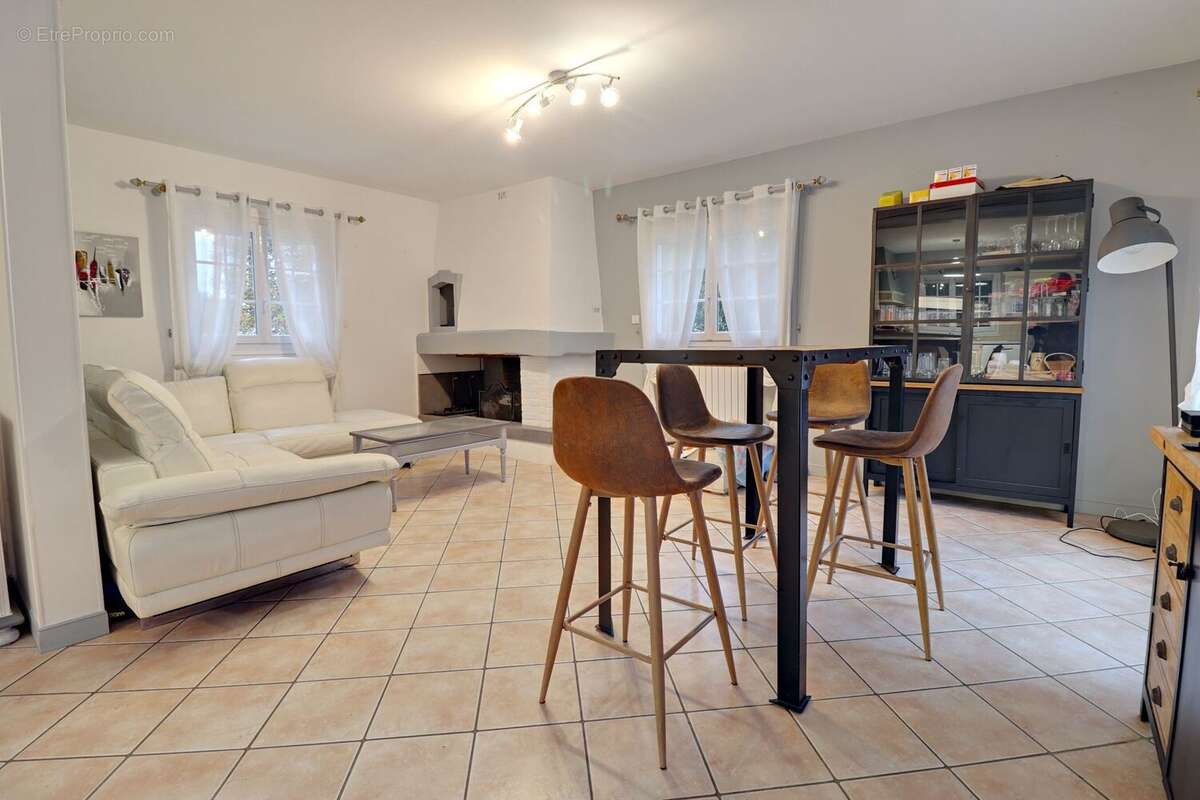 Maison à EZY-SUR-EURE