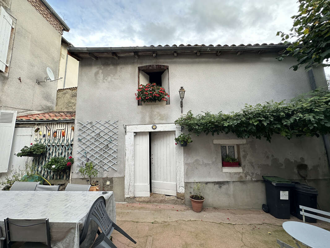 Maison à BELLAC