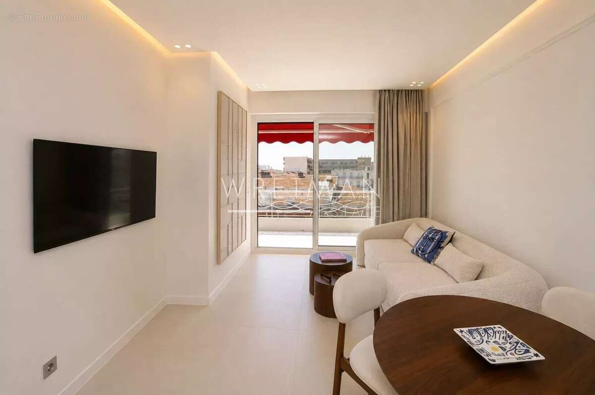 Élégant appartement au dernier étage avec terrasse – Nice Carré d’Or - photo 2