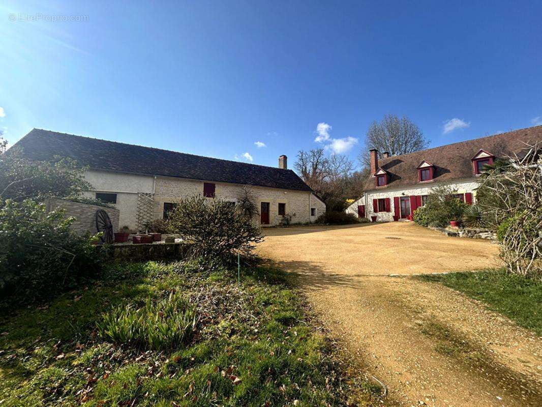 Maison à VARENNES-VAUZELLES