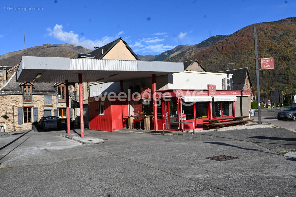 Vue boulangerie avec parking - Autre à BAGNERES-DE-LUCHON