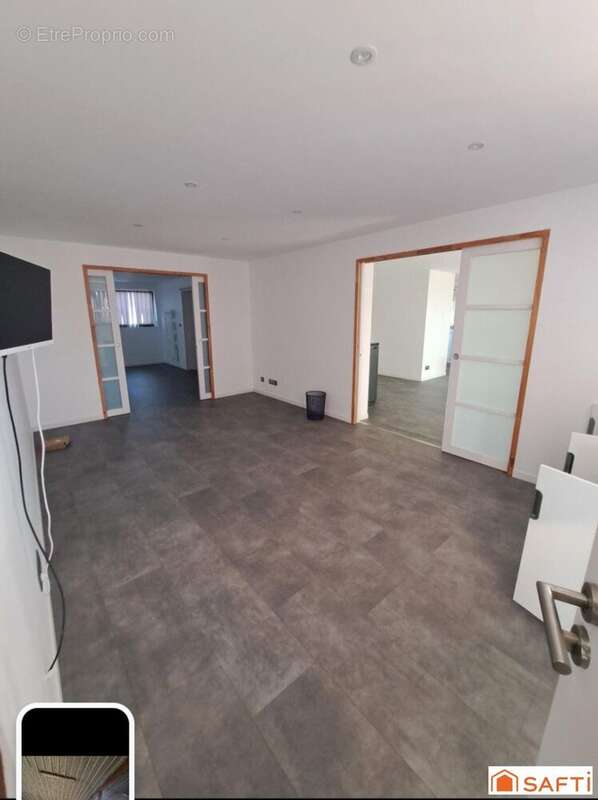 Photo 4 - Commerce à BEAULIEU-SOUS-LA-ROCHE