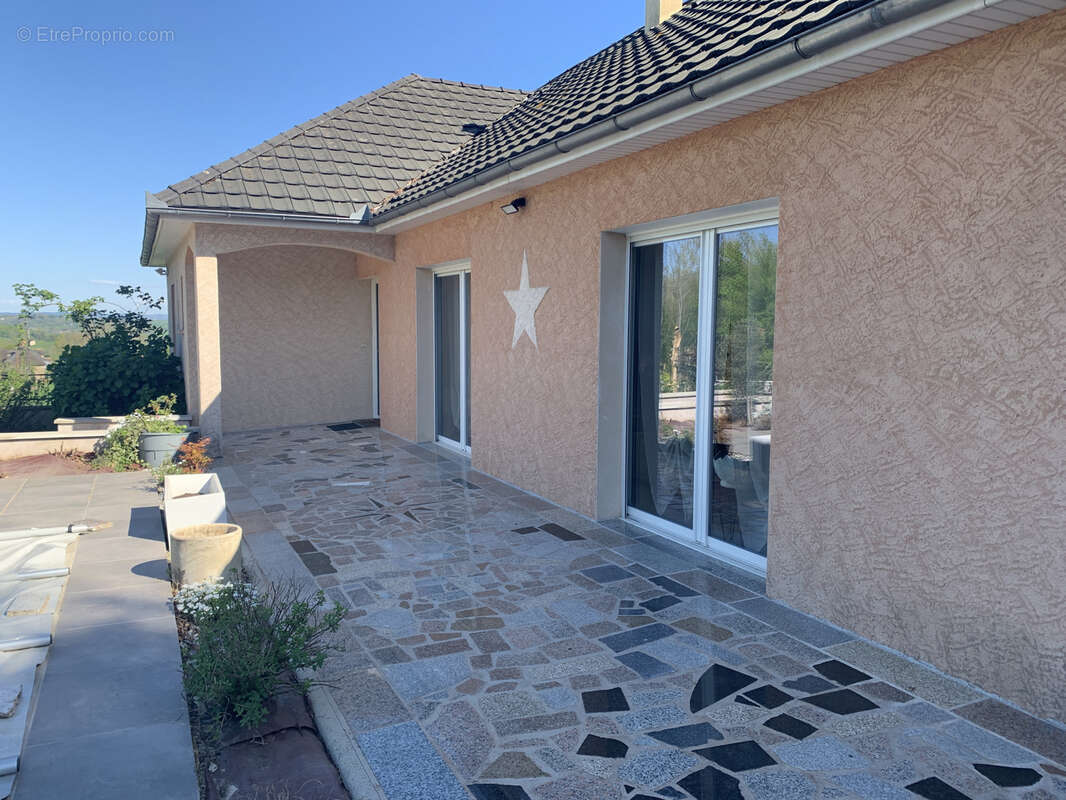 Maison à TERRASSON-LAVILLEDIEU