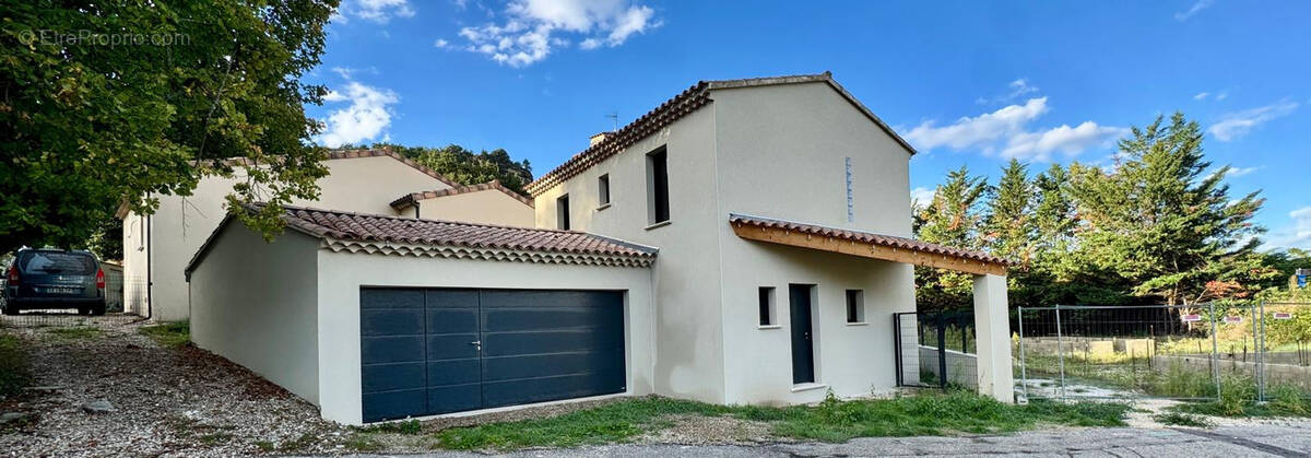 Maison à ENTRECHAUX