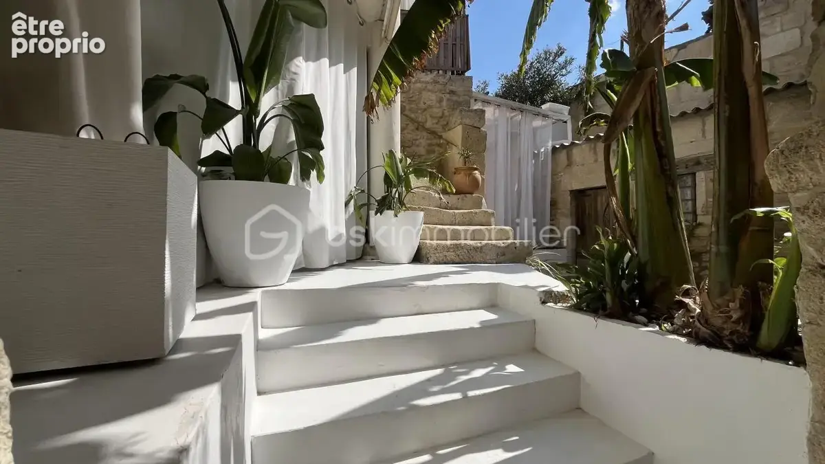 Junas – Une bâtisse pleine de charme aux possibilités insoupçonnées - photo 5