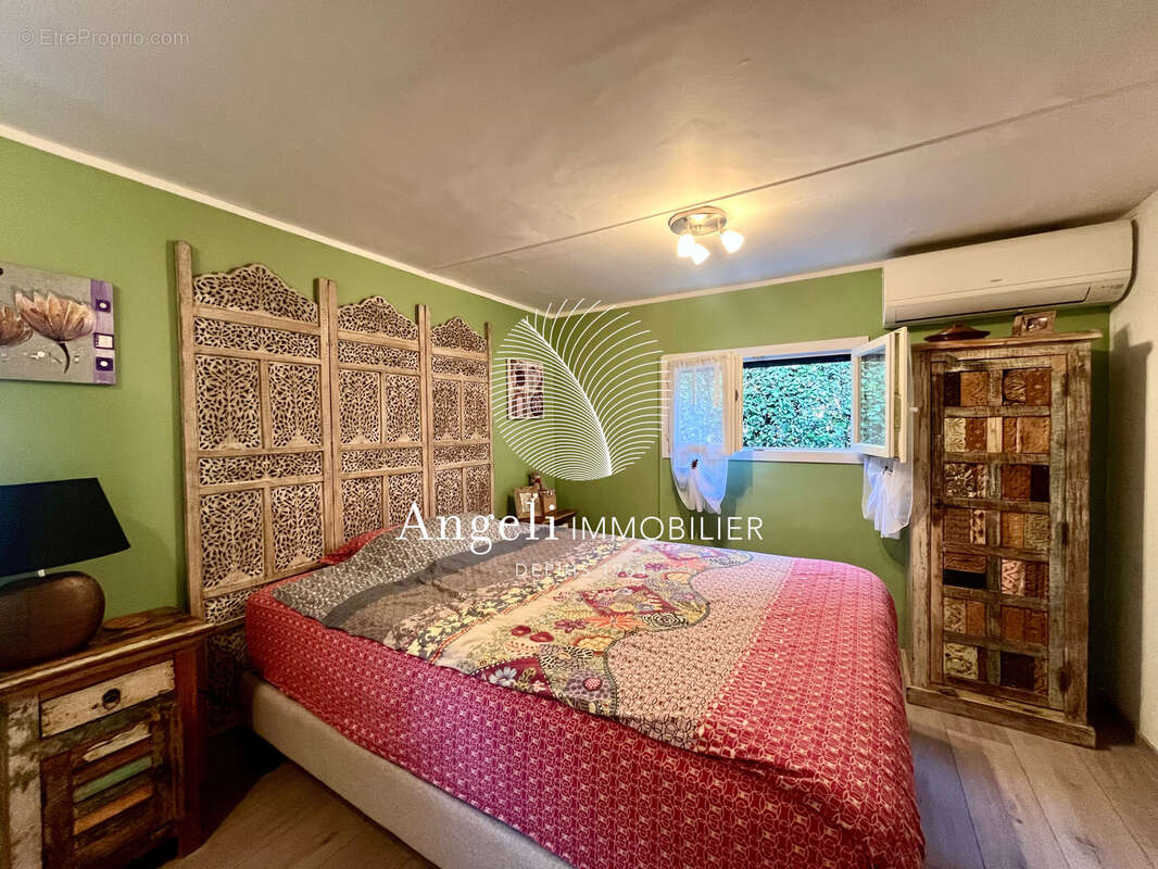 Maison à ROQUEBRUNE-SUR-ARGENS