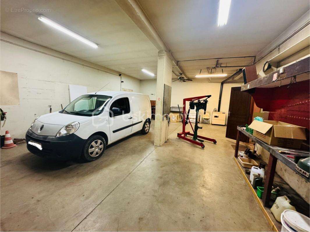 maison de ville spacieuse avec terrasse et parking - photo 10